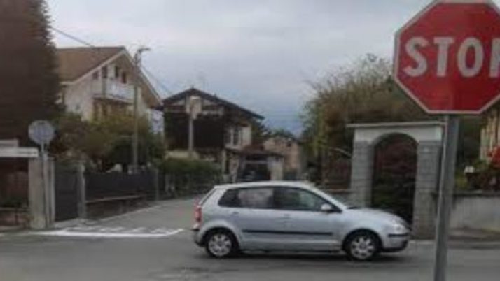 Incidente stradale allo stop: chi ha ragione?