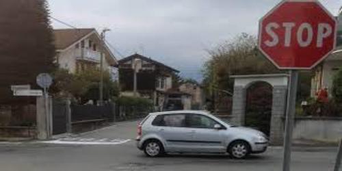 Incidente stradale allo stop: chi ha ragione?