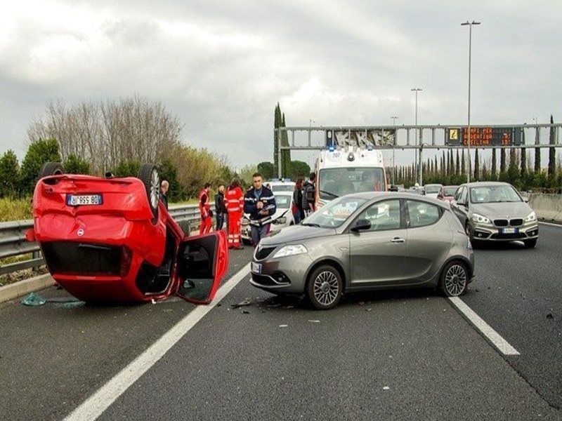 Sinistro stradale risarcimento danni assicurato
